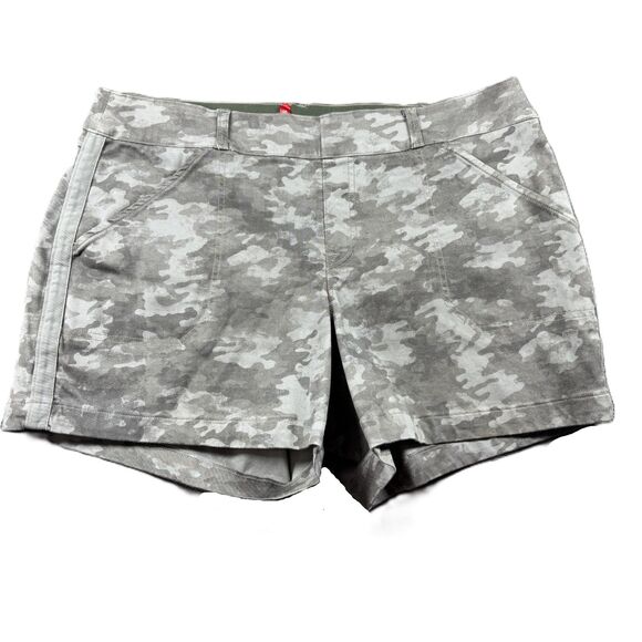 Spanx Stone Wash Camo Pull On Stretch Twill Shorts Shaping Greens Size XL I178 - Picture 1 of 10